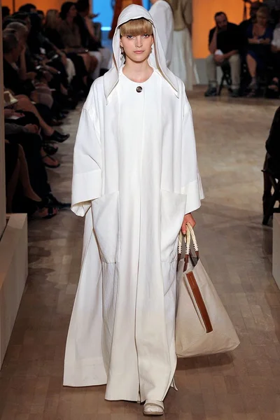 Look 8